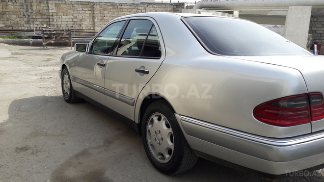 Mercedes E 200 1998, 239,000 km - 2.0 l - Bakı