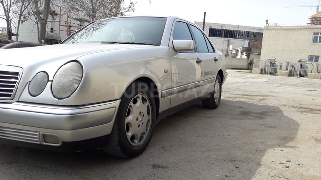 Mercedes E 200 1998, 239,000 km - 2.0 l - Bakı