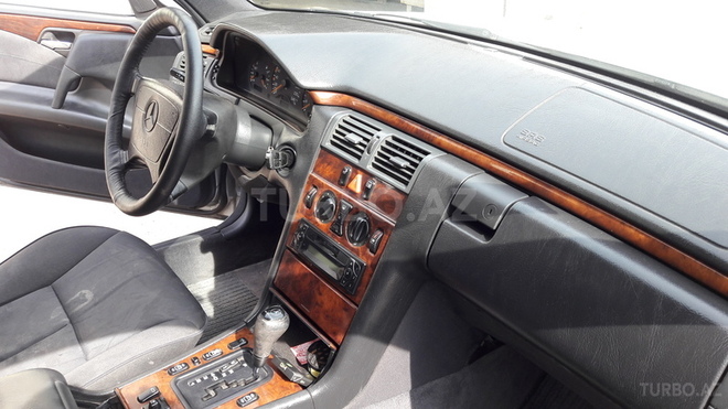 Mercedes E 200 1998, 239,000 km - 2.0 l - Bakı