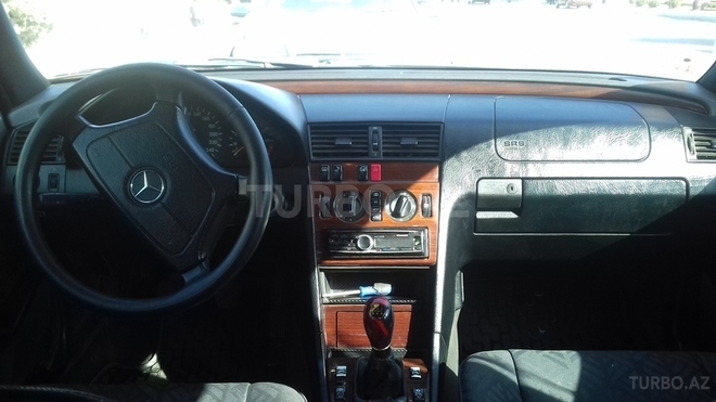 Mercedes C 220 1996, 240,000 km - 2.2 l - Bakı