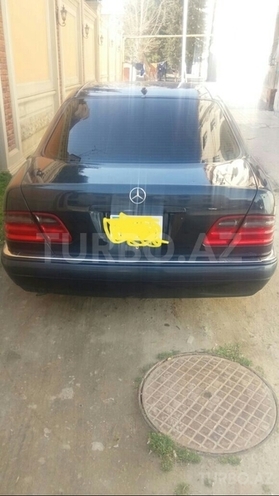 Mercedes E 230 1998, 245,000 km - 2.3 l - Bakı