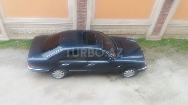 Mercedes E 230 1998, 245,000 km - 2.3 l - Bakı