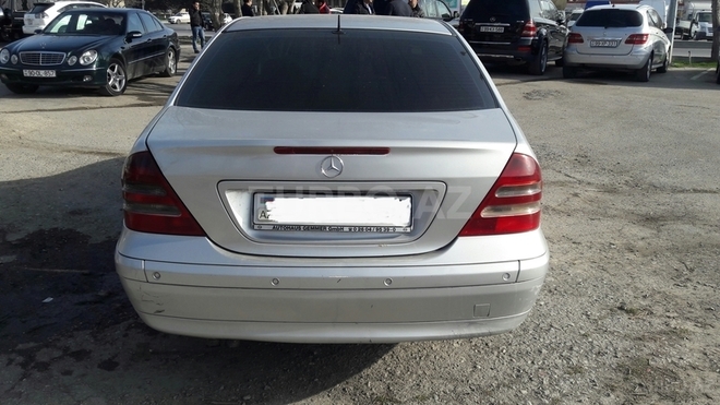 Mercedes C 220 2001, 230,000 km - 2.2 l - Bakı