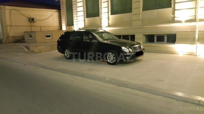 Mercedes E 240 2004, 169,500 km - 2.6 l - Bakı