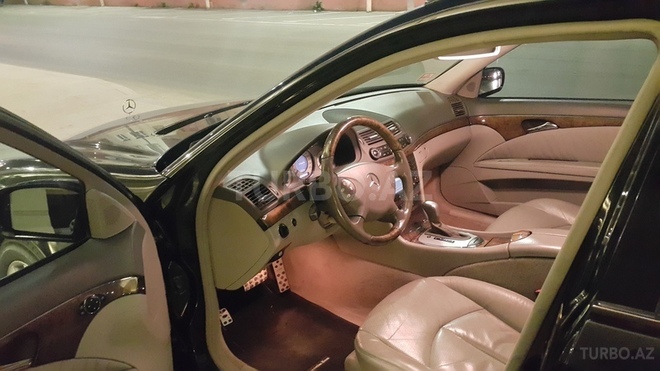 Mercedes E 240 2004, 169,500 km - 2.6 l - Bakı