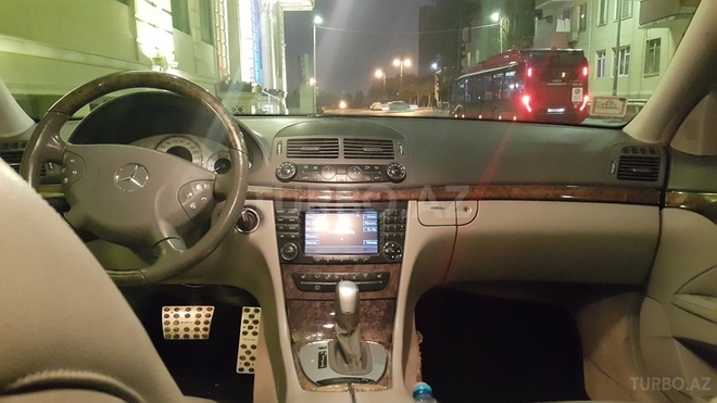 Mercedes E 240 2004, 169,500 km - 2.6 l - Bakı