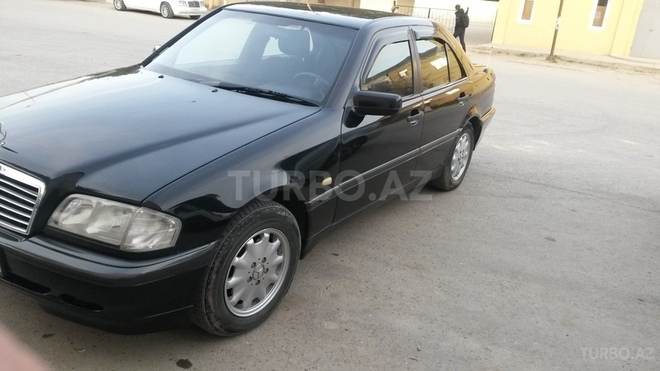 Mercedes C 220 2000, 297,000 km - 2.2 l - Bakı