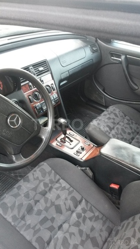 Mercedes C 220 2000, 297,000 km - 2.2 l - Bakı