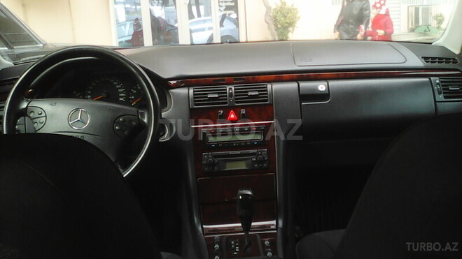 Mercedes E 200 2001, 219,250 km - 2.0 l - Bakı