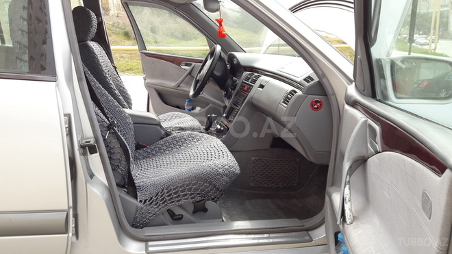 Mercedes E 320 2001, 348,000 km - 3.2 l - Bakı