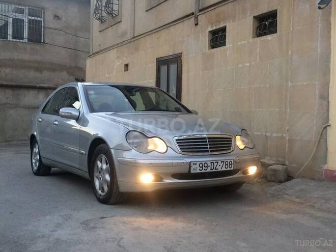 Mercedes C 220 2001, 218,000 km - 2.2 l - Bakı