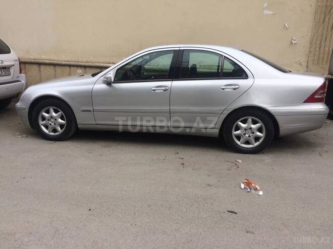 Mercedes C 220 2001, 218,000 km - 2.2 l - Bakı