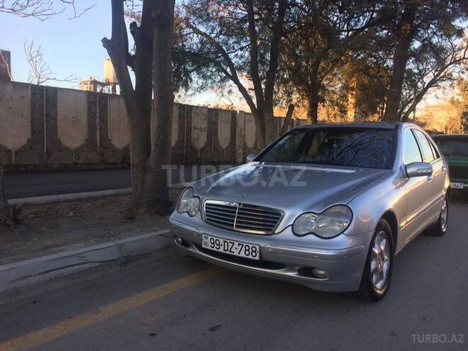 Mercedes C 220 2001, 218,000 km - 2.2 l - Bakı