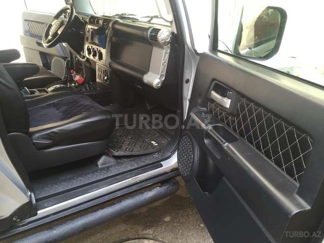 Toyota FJ Cruiser 2008, 138,000 km - 4.0 л - Bakı