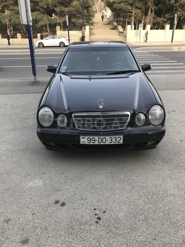 Mercedes E 240 2000, 305,000 km - 2.6 l - Bakı
