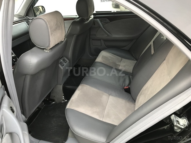 Mercedes E 240 2000, 305,000 km - 2.6 l - Bakı
