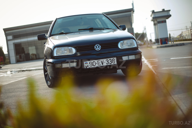 Volkswagen Golf 1997, 273,500 km - 1.8 л - Bakı