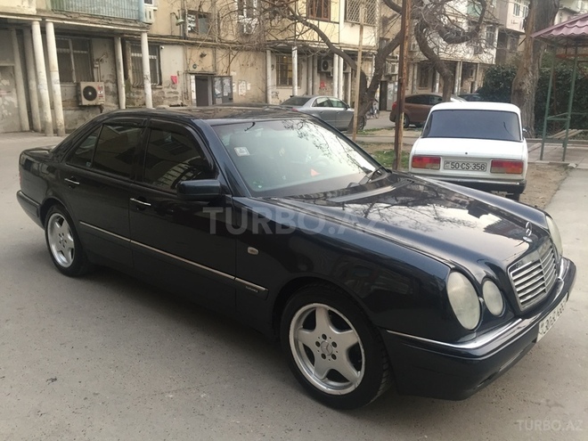 Mercedes E 240 1997, 167,876 km - 2.4 l - Bakı