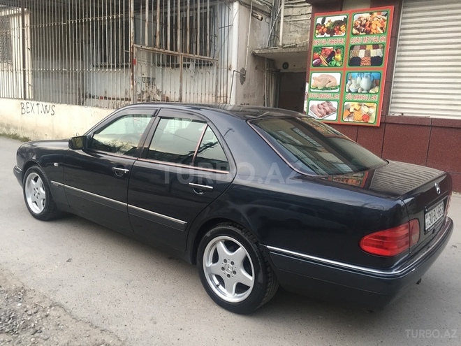Mercedes E 240 1997, 167,876 km - 2.4 l - Bakı