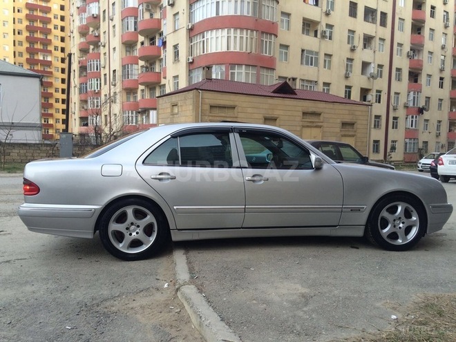 Mercedes E 320 2001, 225,000 km - 3.2 л - Bakı