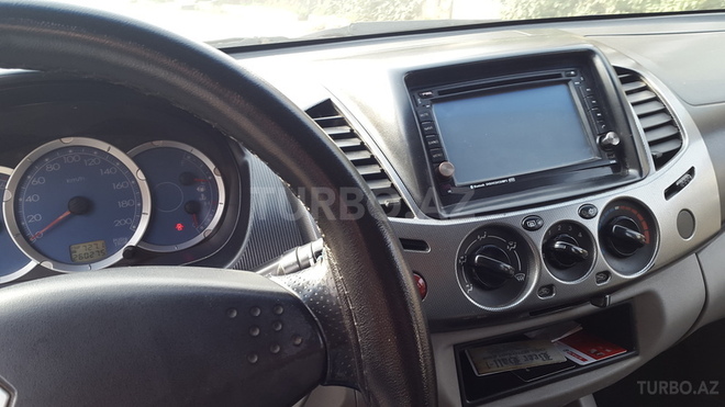 Mitsubishi L200 2007, 260,800 km - 2.5 l - Bakı