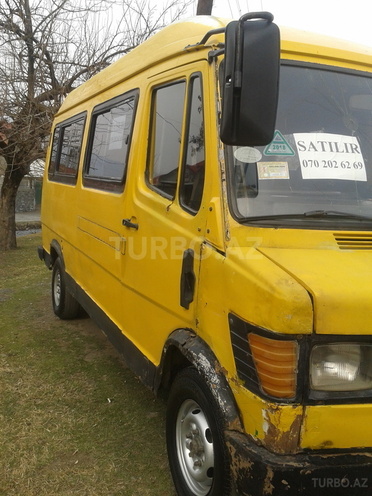 Mercedes 208 D 1989, 3,000,000 km - 2.3 л - Zaqatala