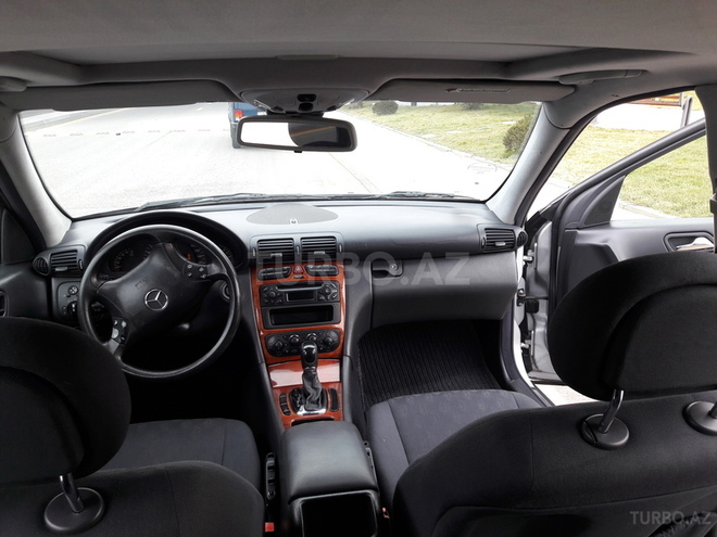 Mercedes C 220 2001, 251,708 km - 2.2 l - Bakı