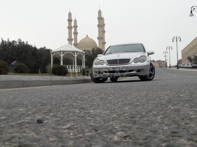 Mercedes C 220 2001, 251,708 km - 2.2 l - Bakı