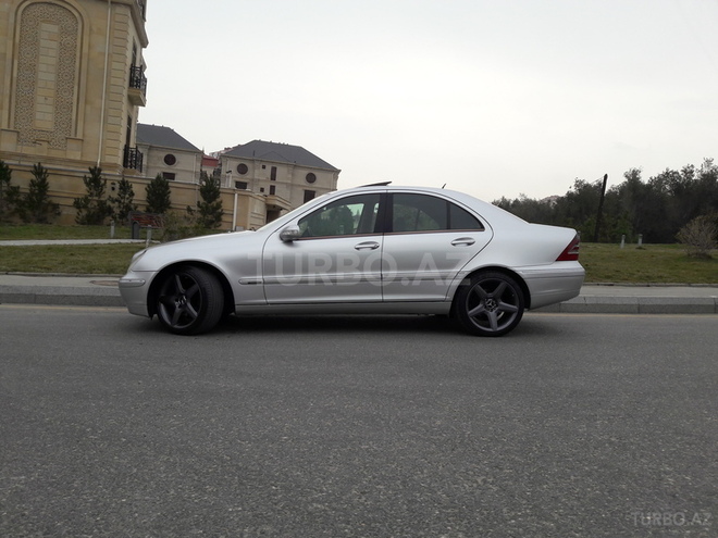 Mercedes C 220 2001, 251,708 km - 2.2 l - Bakı