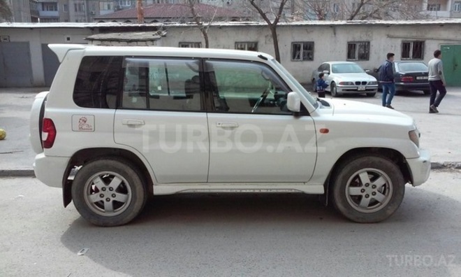 Mitsubishi Pajero io 2000, 2,890,000 km - 2.0 l - Bakı