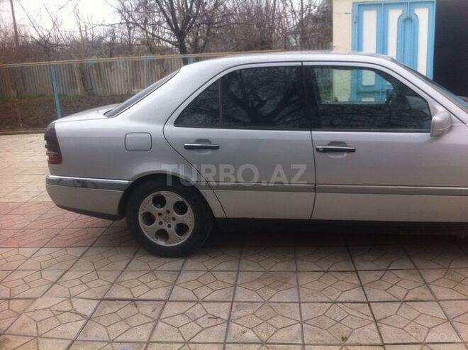 Mercedes C 220 1995, 187,000 km - 2.2 л - Ağcabədi