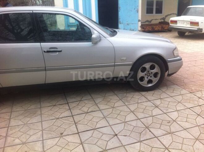 Mercedes C 220 1995, 187,000 km - 2.2 л - Ağcabədi