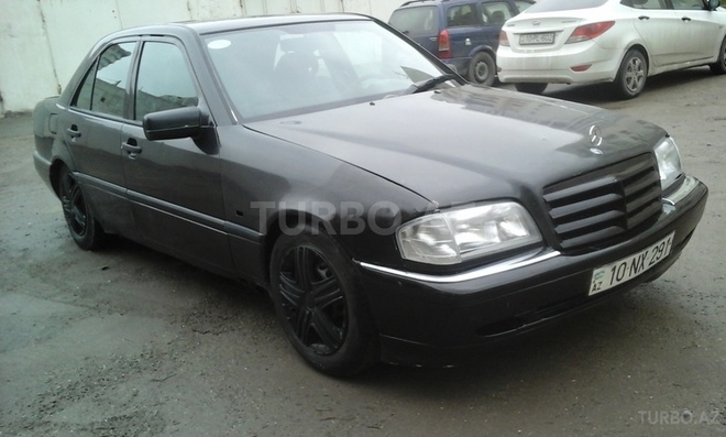 Mercedes C 200 1995, 299,000 km - 2.0 л - Bakı