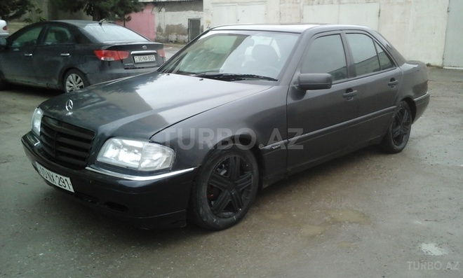 Mercedes C 200 1995, 299,000 km - 2.0 л - Bakı