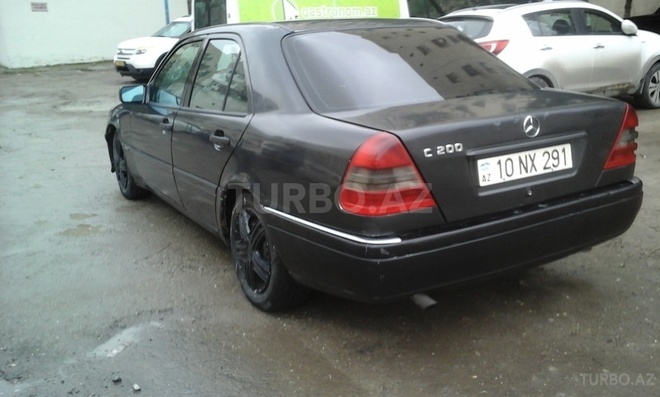 Mercedes C 200 1995, 299,000 km - 2.0 л - Bakı