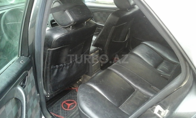 Mercedes C 200 1995, 299,000 km - 2.0 л - Bakı