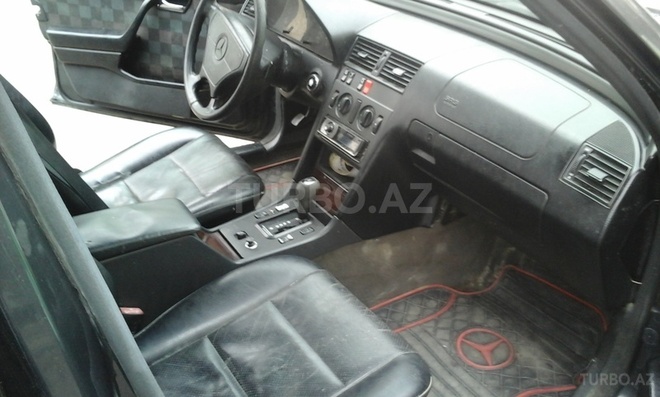 Mercedes C 200 1995, 299,000 km - 2.0 л - Bakı