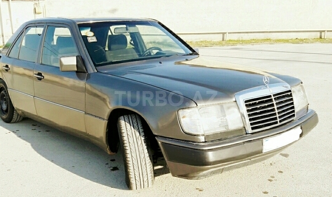 Mercedes E 260 1992, 305,427 km - 2.6 л - Bakı