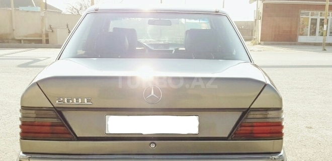 Mercedes E 260 1992, 305,427 km - 2.6 л - Bakı