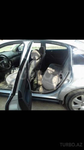Volkswagen Passat 2004, 192,350 km - 1.8 l - Gəncə