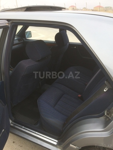 Mercedes E 250 1992, 429,745 km - 2.5 l - Sumqayıt