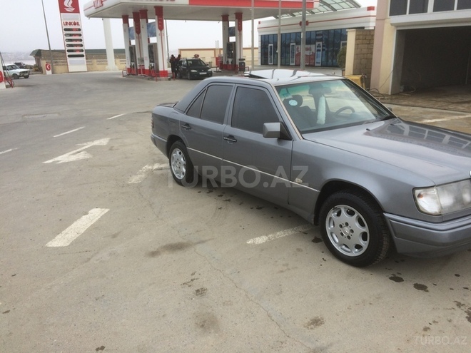 Mercedes E 250 1992, 429,745 km - 2.5 l - Sumqayıt