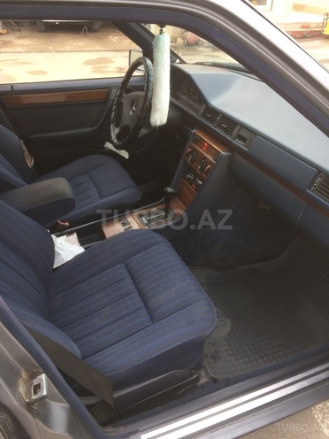 Mercedes E 250 1992, 429,745 km - 2.5 l - Sumqayıt