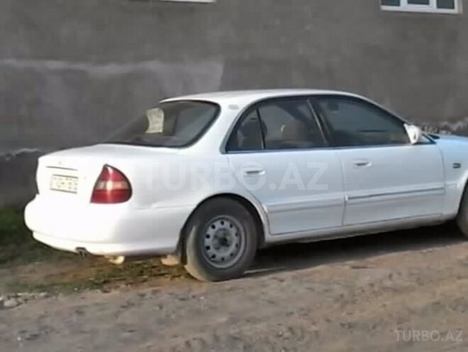 Hyundai Sonata 1998, 200,000 km - 2.0 l - Quba