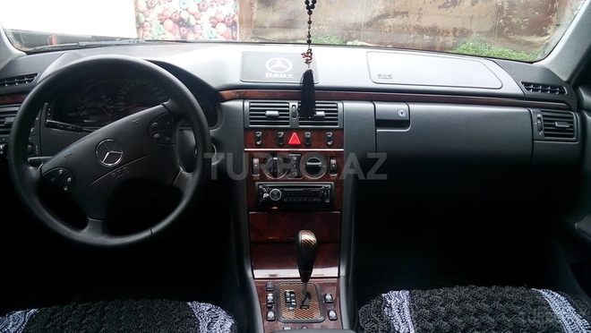 Mercedes E 220 2000, 198,000 km - 2.2 л - Bakı