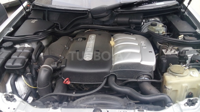 Mercedes E 220 2000, 198,000 km - 2.2 л - Bakı