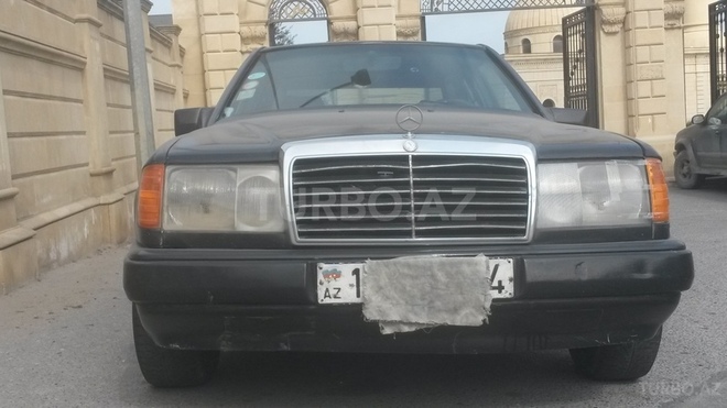 Mercedes E 230 1986, 229,995 km - 2.3 l - Bakı