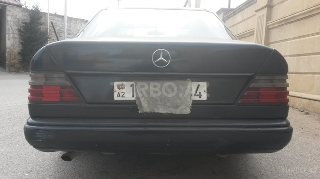 Mercedes E 230 1986, 229,995 km - 2.3 l - Bakı