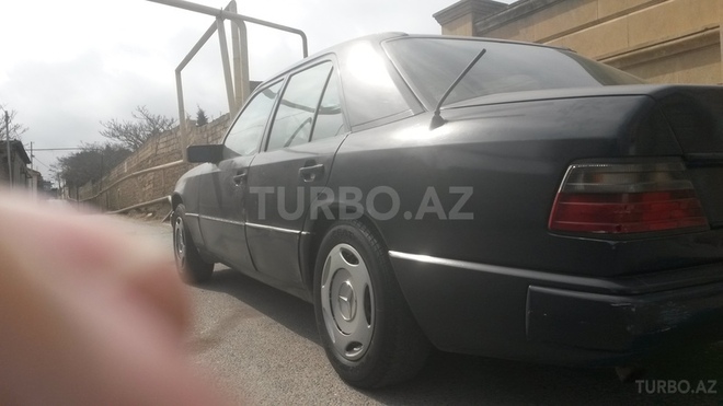 Mercedes E 230 1986, 229,995 km - 2.3 l - Bakı