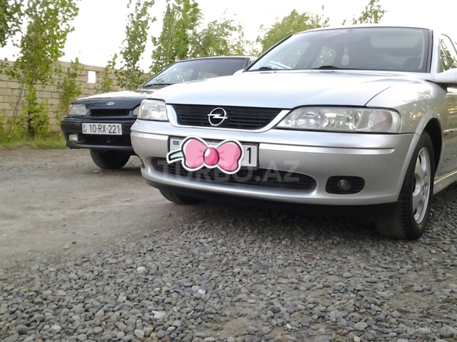 Opel Vectra 1999, 262,400 km - 1.6 l - Saatlı